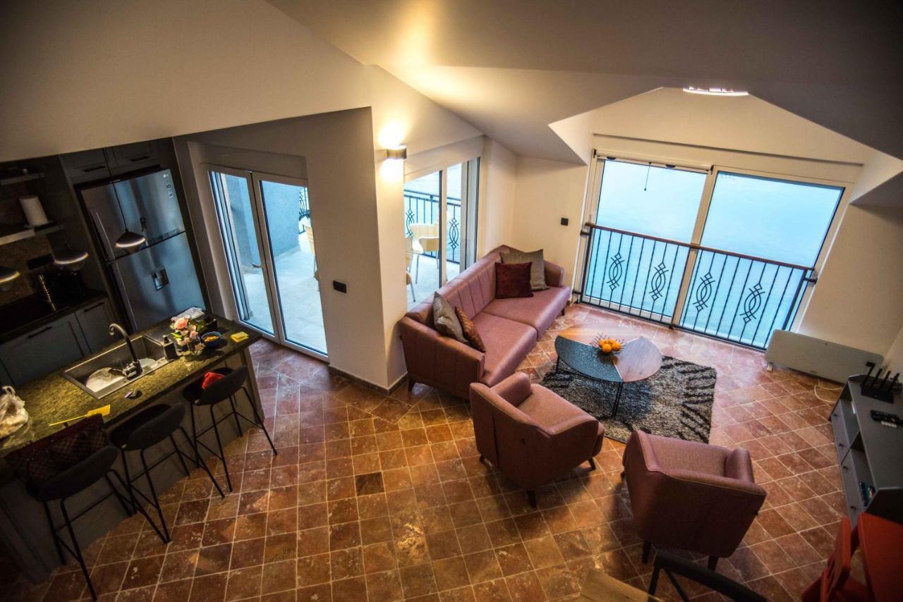 Modern Waterfront 3-Bed Apartment Donja Kostanjica Buitenkant foto
